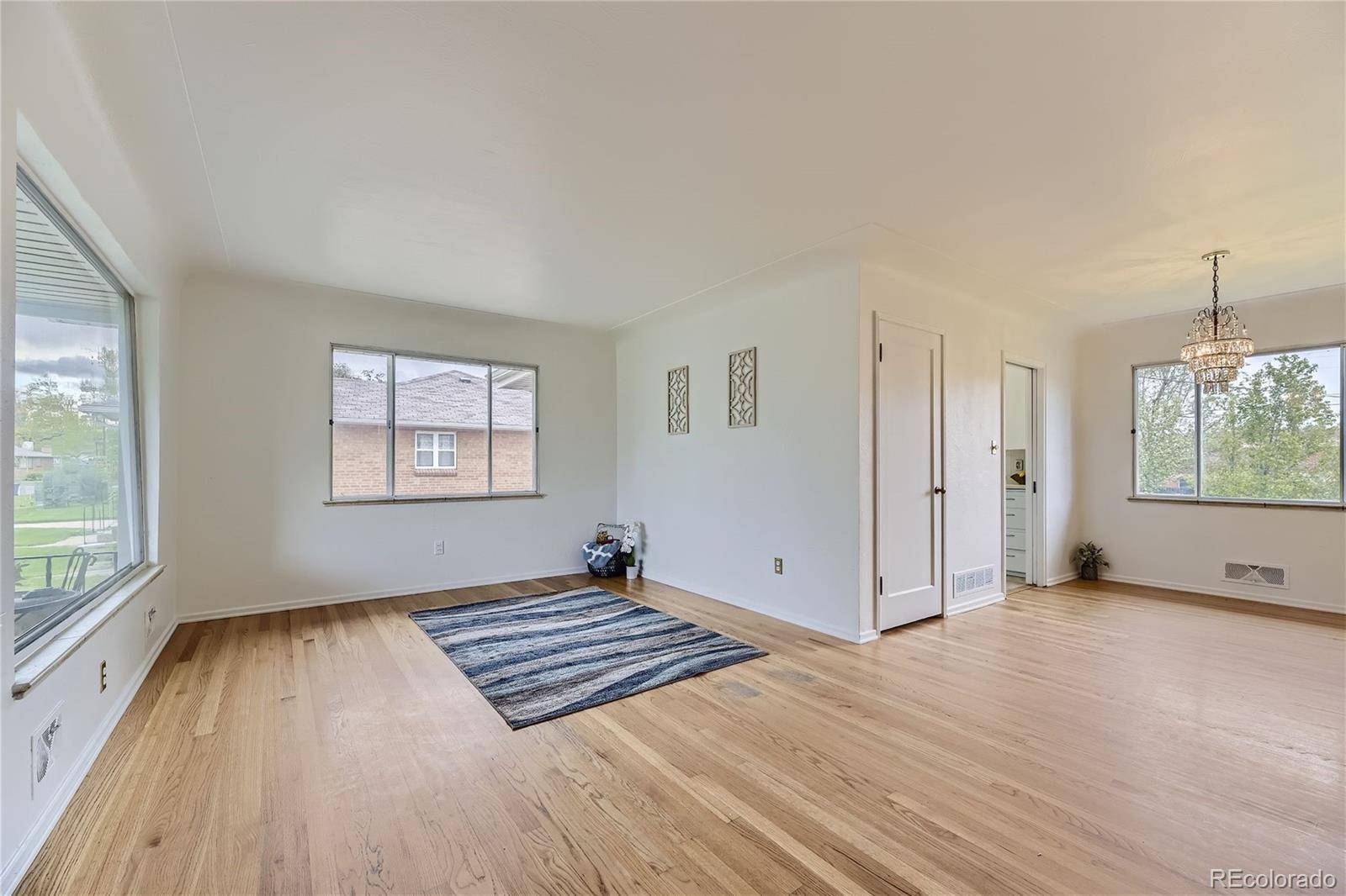 Englewood, CO 80113,463 Pennwood CIR