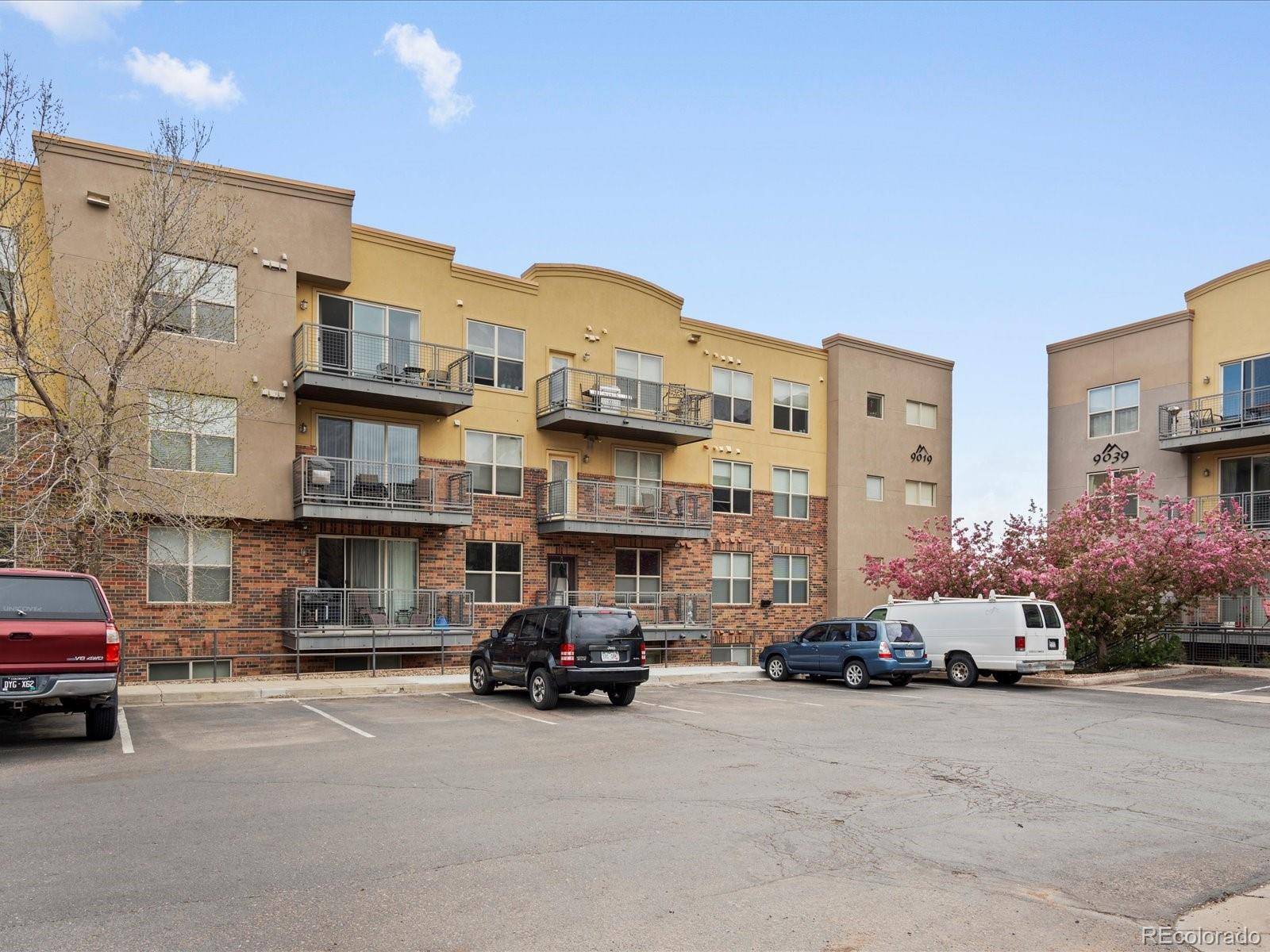 Englewood, CO 80112,9019 E Panorama CIR #D320