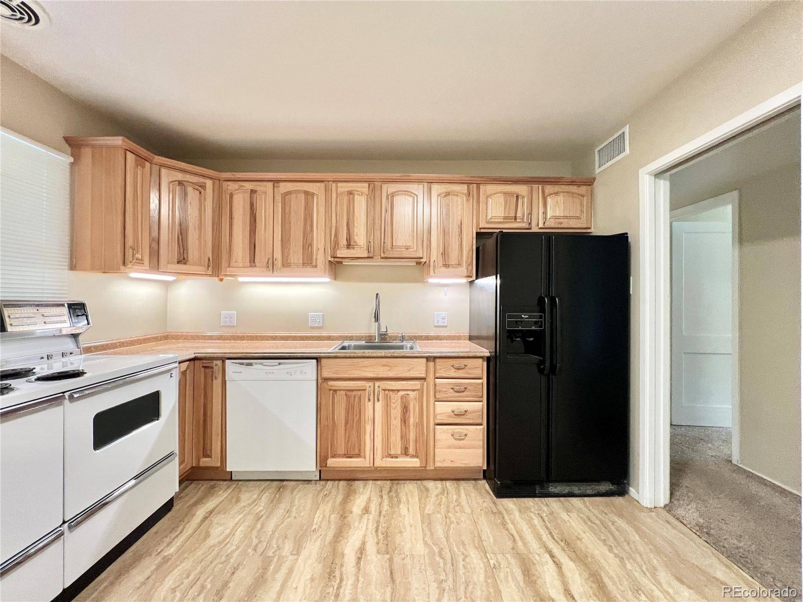 Aurora, CO 80011,884 Troy ST