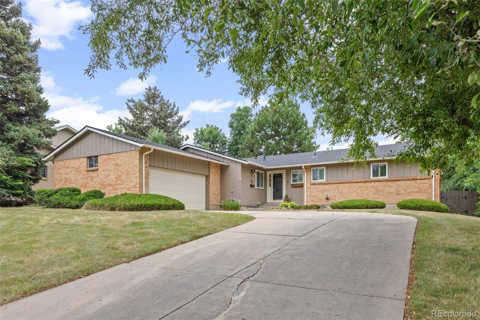 Centennial, CO 80122,888 E Davies AVE