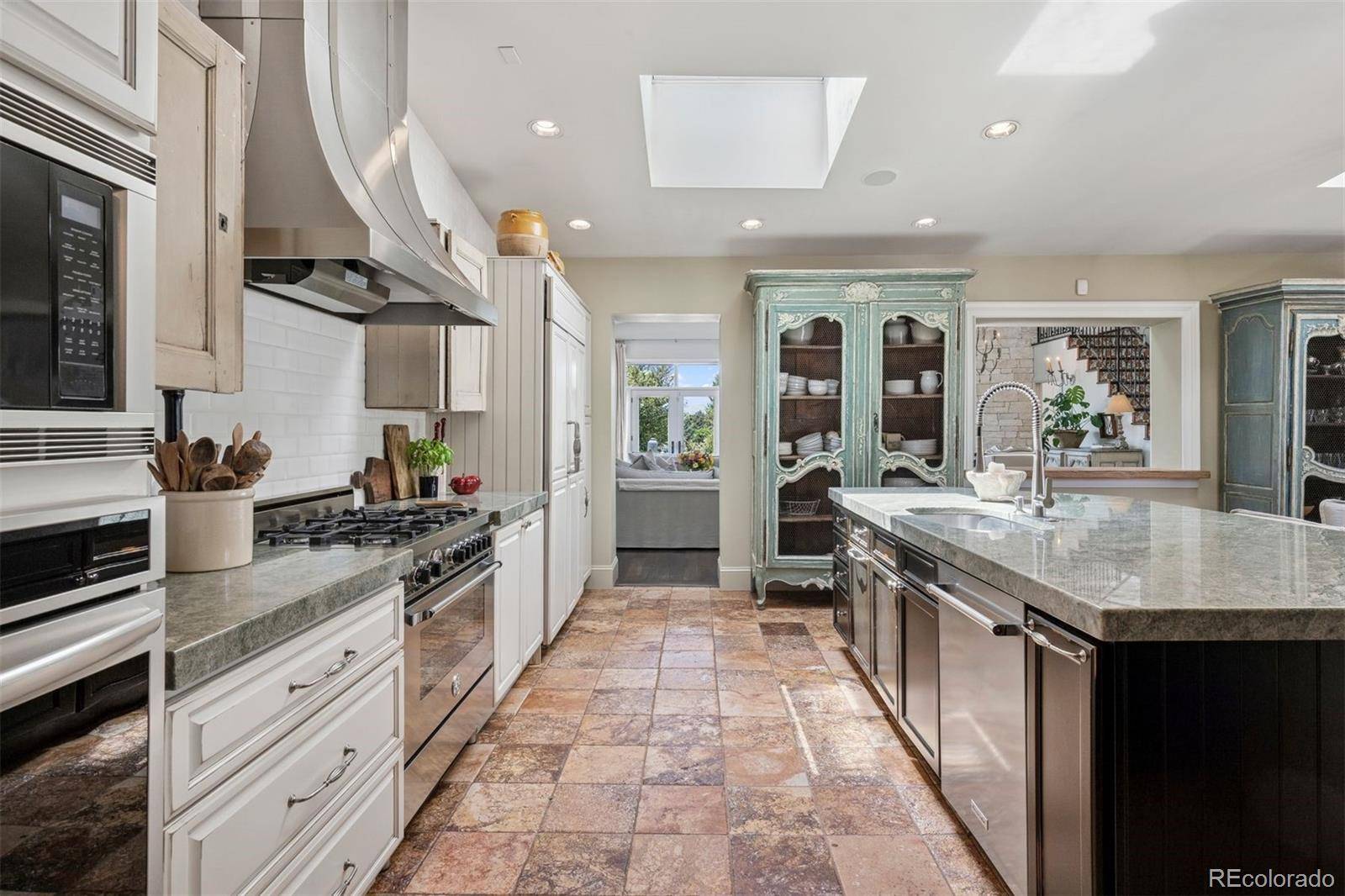 Cherry Hills Village, CO 80113,11 Parkway DR