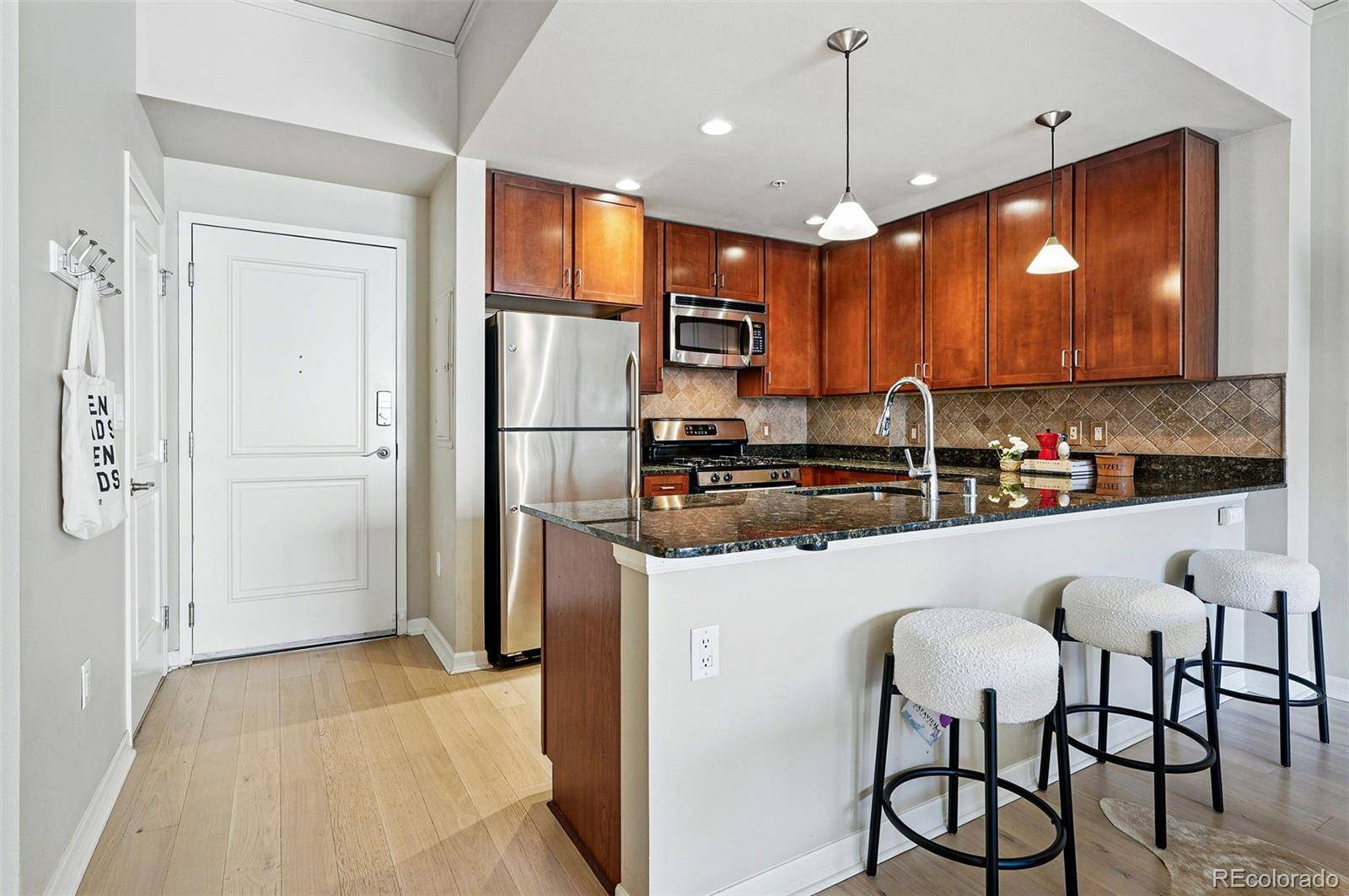 Denver, CO 80203,1975 N Grant ST #810