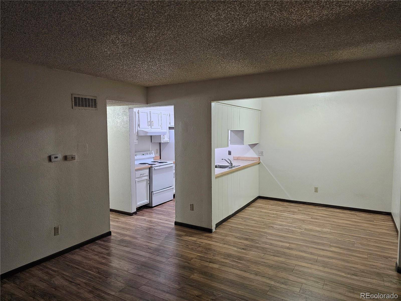 Denver, CO 80231,7665 E Eastman AVE #104A