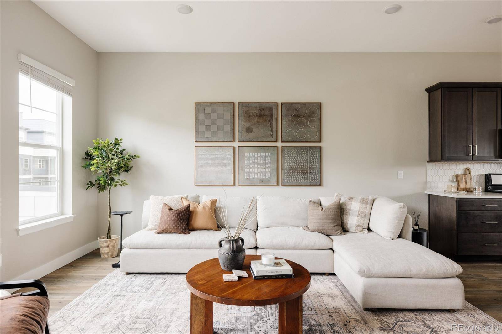 Denver, CO 80238,6307 Dayton CT