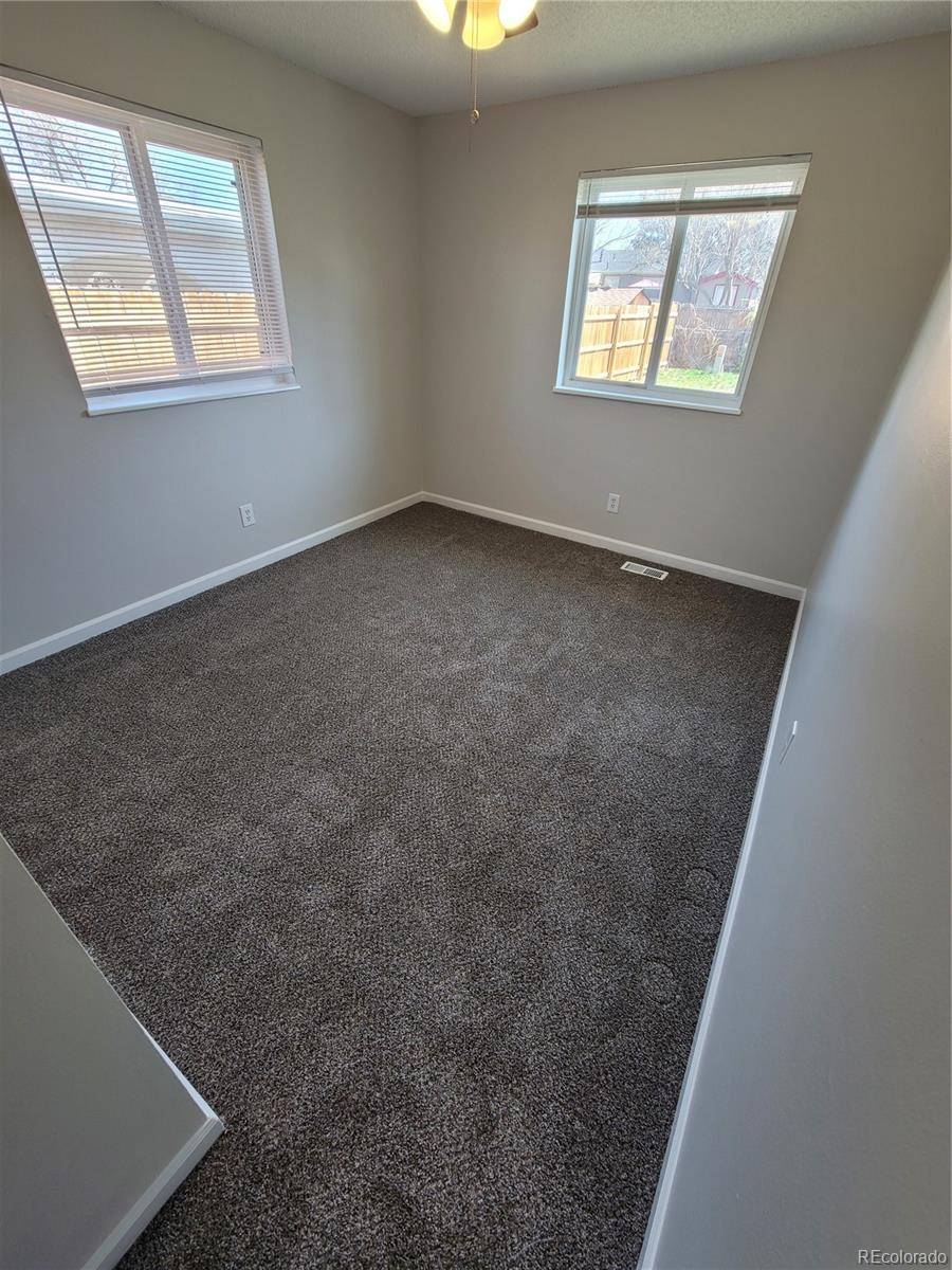 Denver, CO 80239,5552 Abilene ST