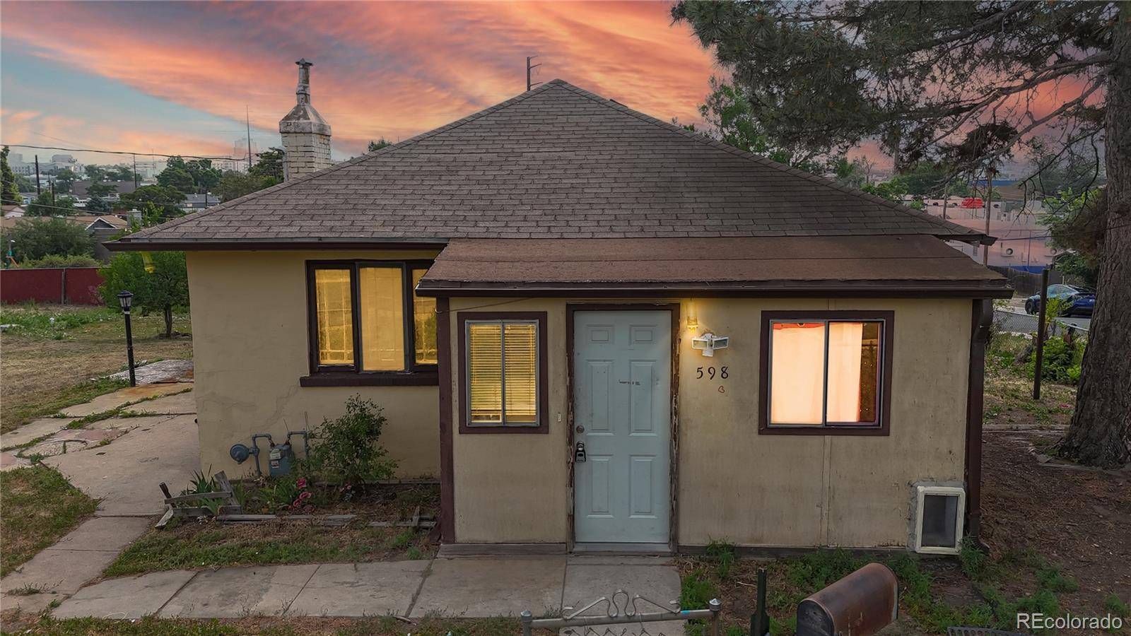 Denver, CO 80223,598 S Navajo ST