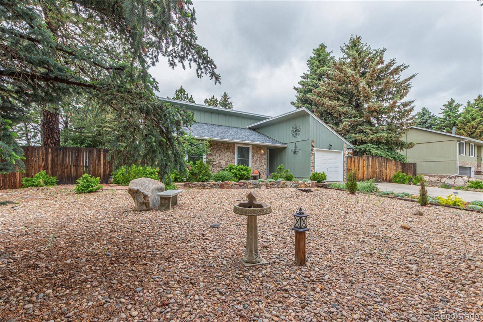 Elizabeth, CO 80107,881 S Pearl ST