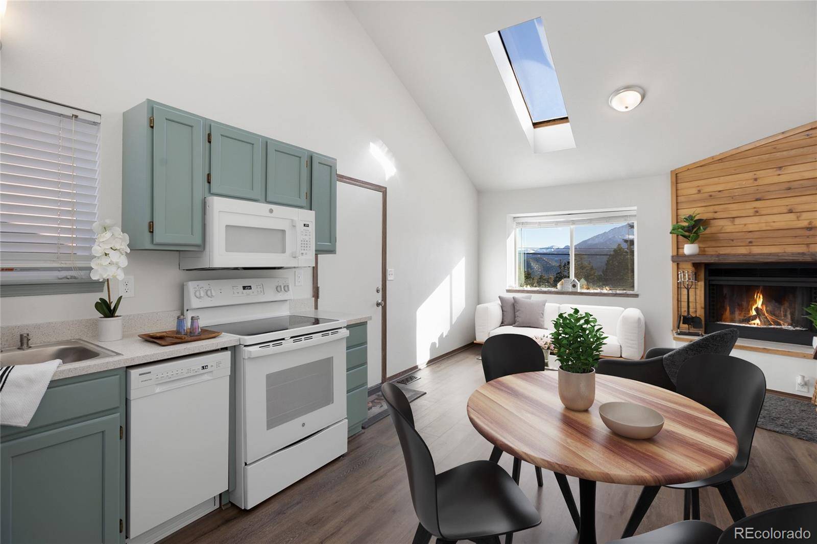 Woodland Park, CO 80863,305 E Lake AVE