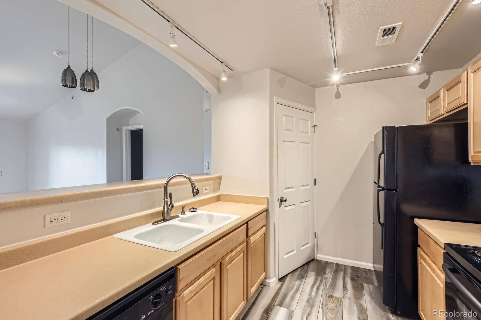 Denver, CO 80239,5255 Memphis ST #224