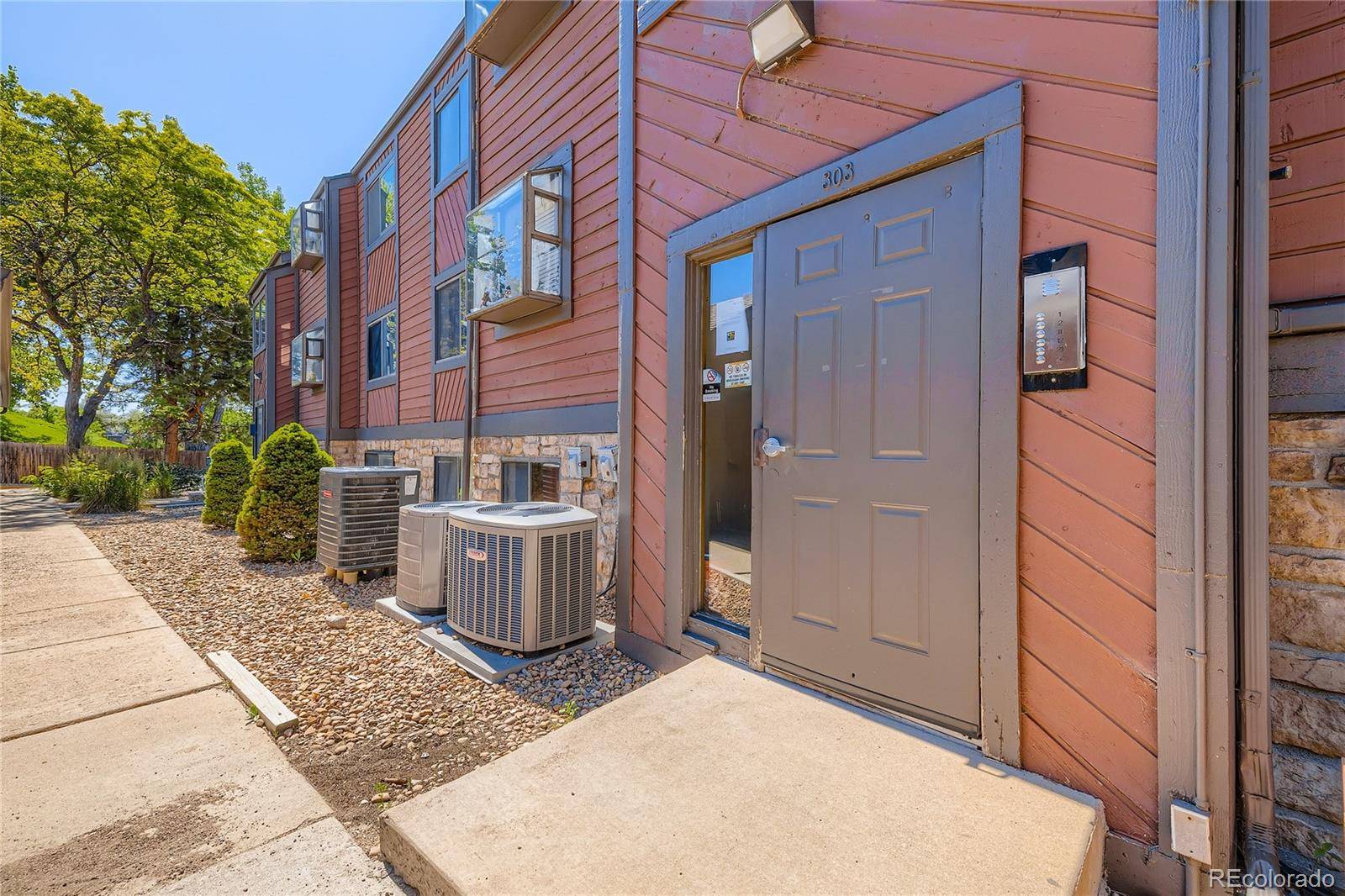 Englewood, CO 80110,303 W Lehow AVE #22
