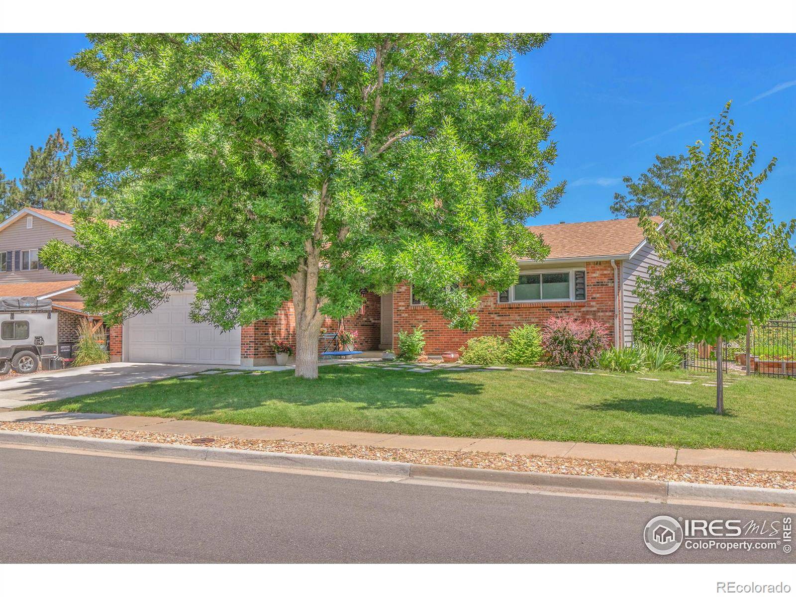 Arvada, CO 80005,7490 Devinney CT