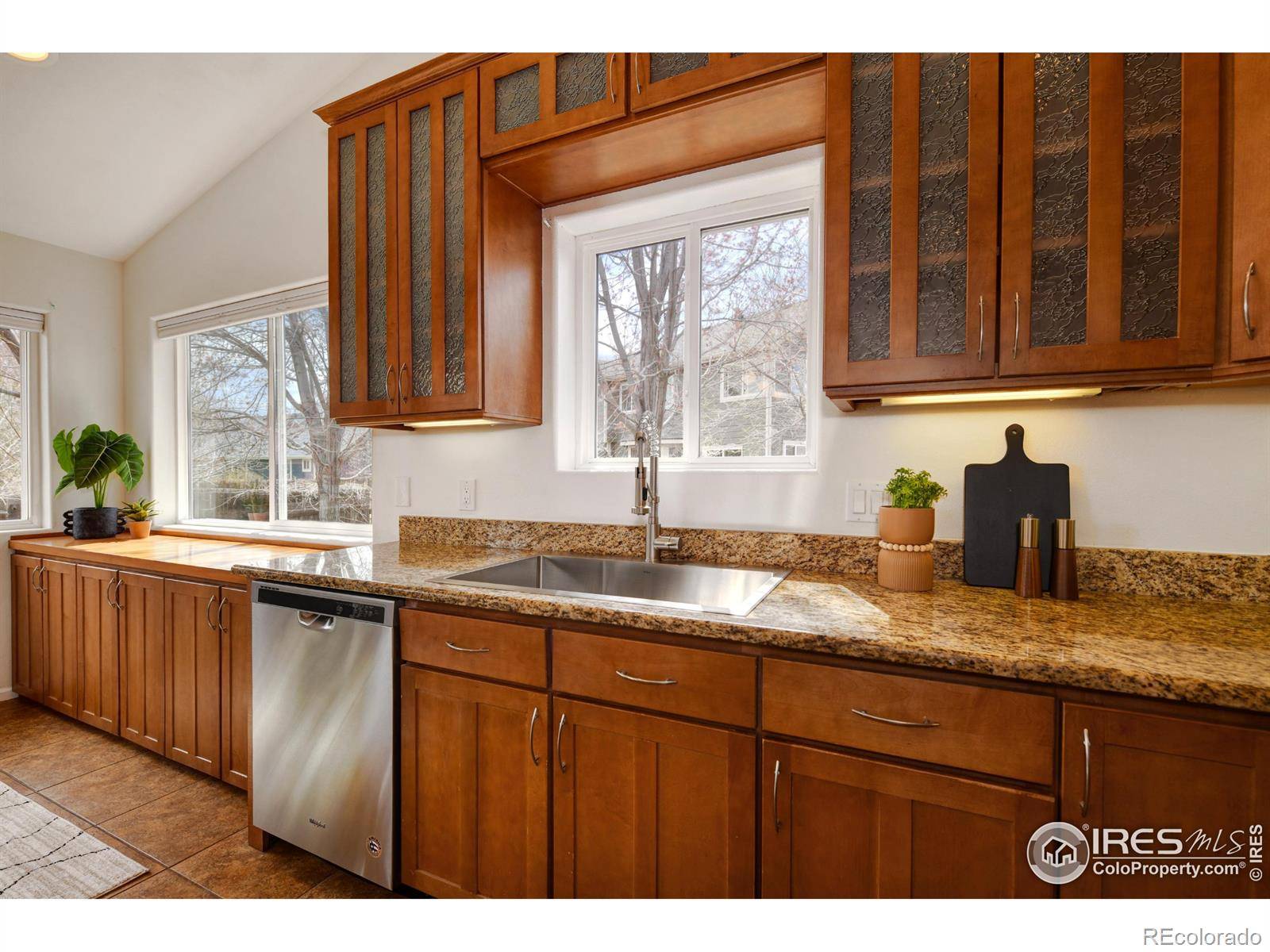 Lyons, CO 80540,217 Welch DR