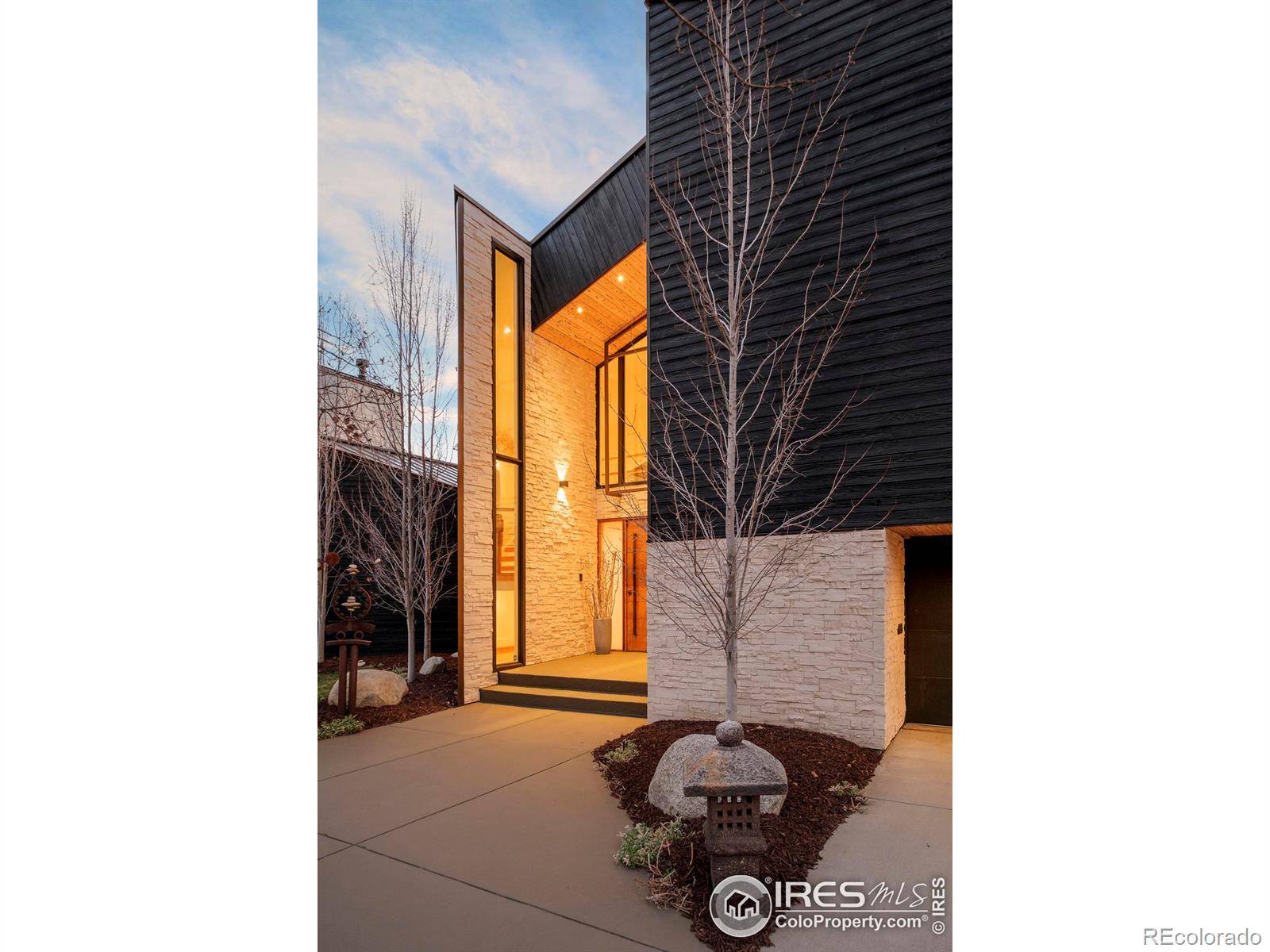 Denver, CO 80220,35 Dahlia ST