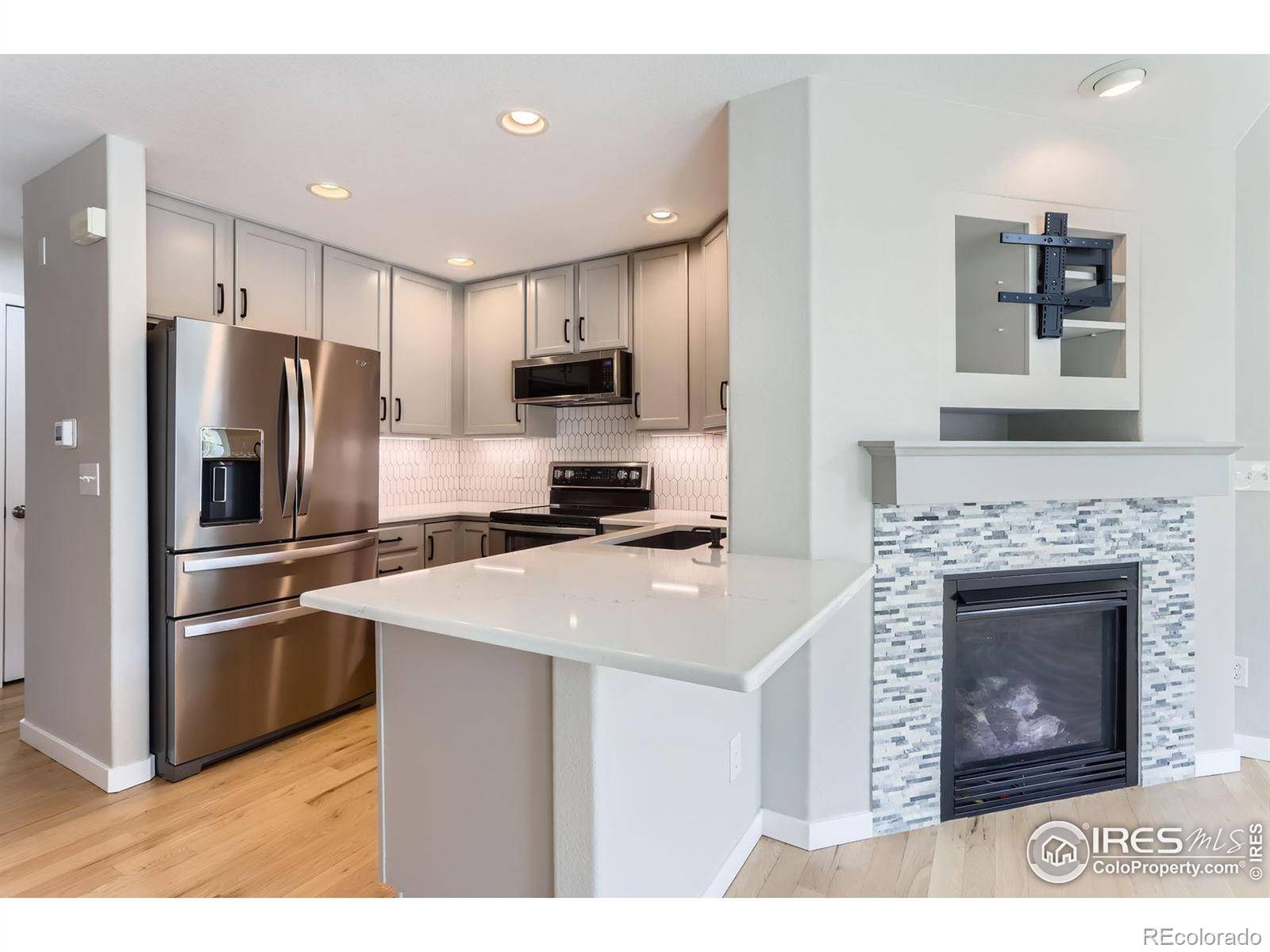 Longmont, CO 80503,827 Snowberry ST