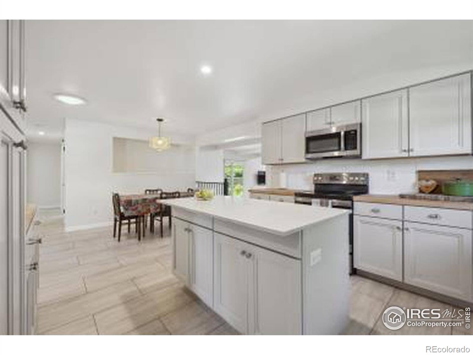 Longmont, CO 80501,1610 Vivian ST