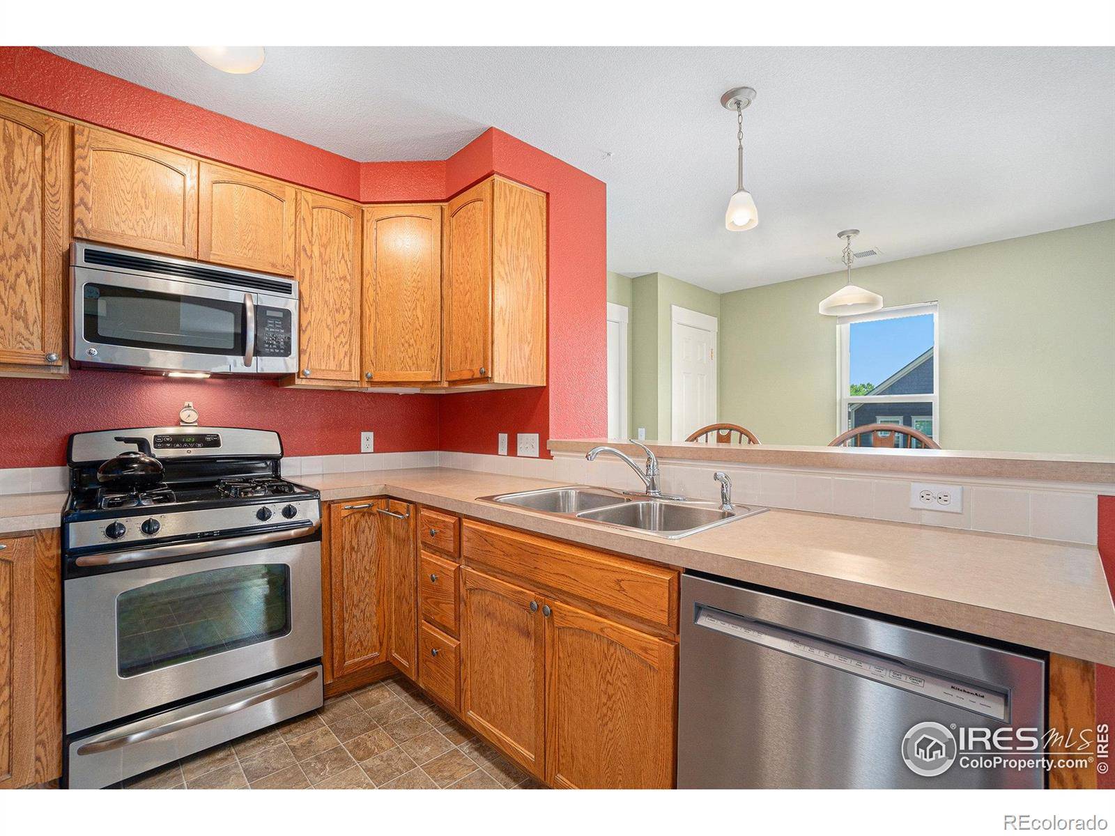 Longmont, CO 80501,237 Cardinal WAY #202