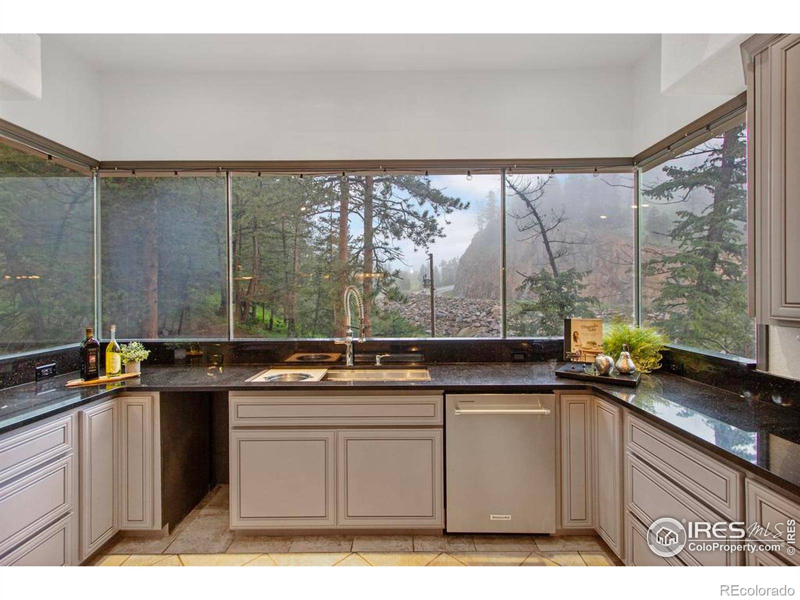 Lyons, CO 80540,11042 N Saint Vrain DR