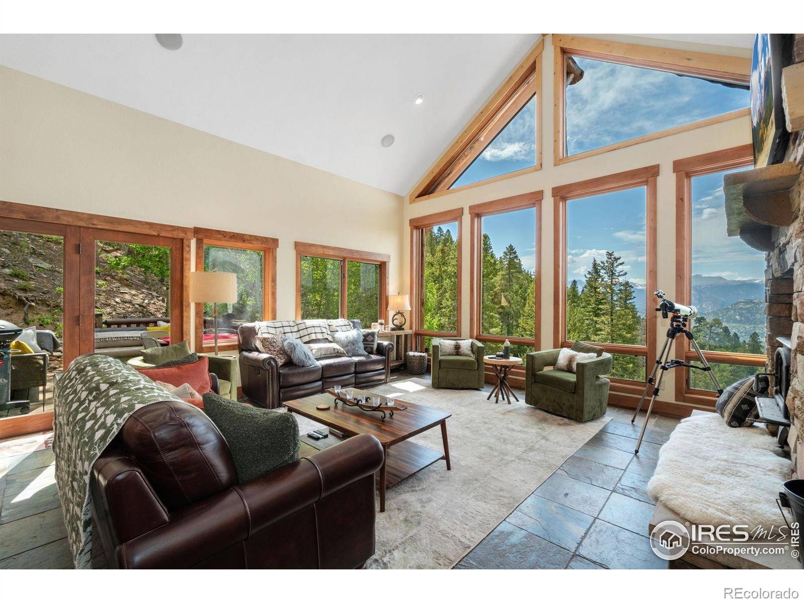 Estes Park, CO 80517,1720 Moss Rock RD