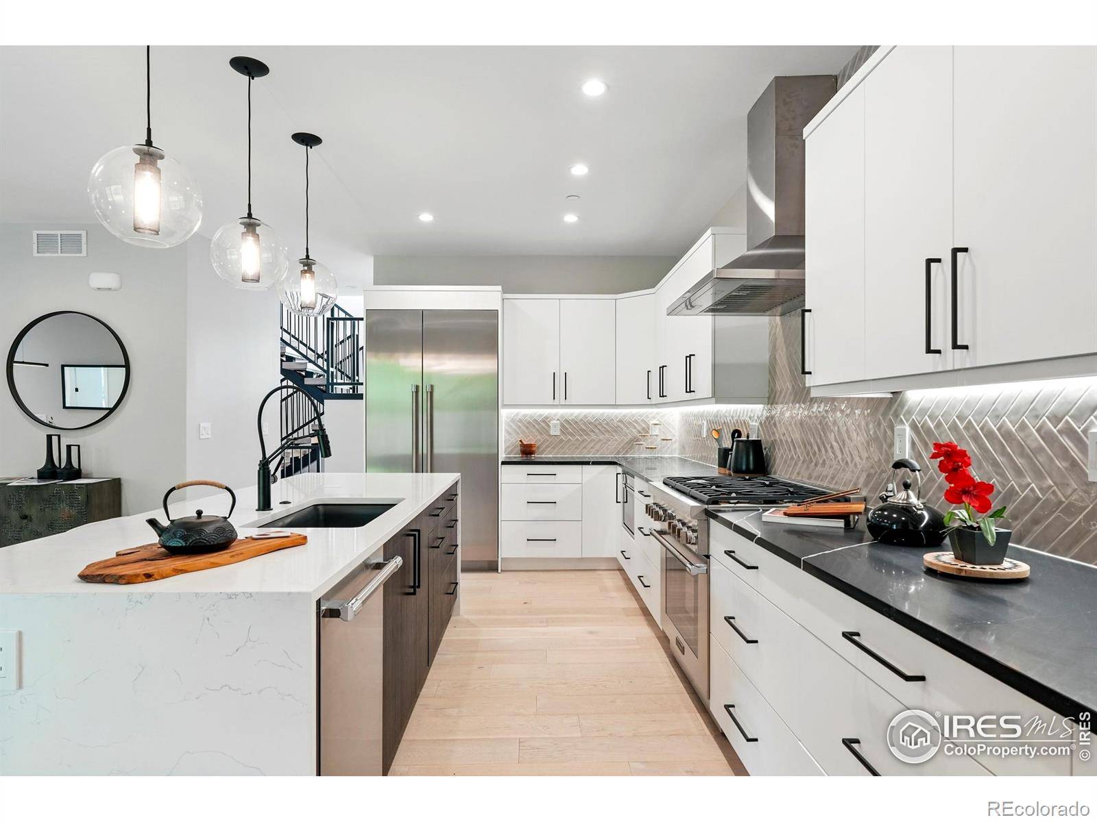 Boulder, CO 80305,2860 Table Mesa DR