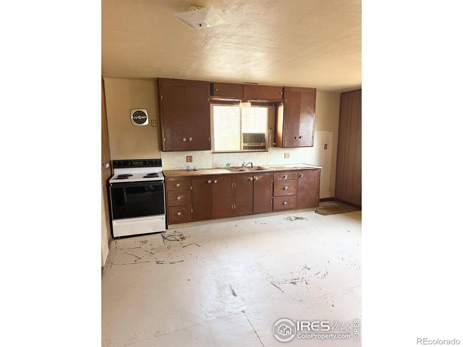 Longmont, CO 80501,179 Francis ST