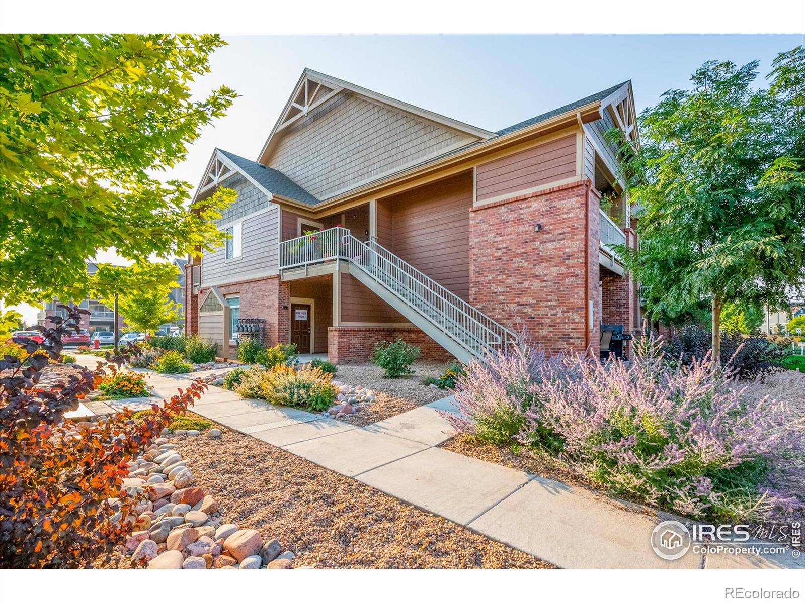 Longmont, CO 80504,804 Summer Hawk DR #8205