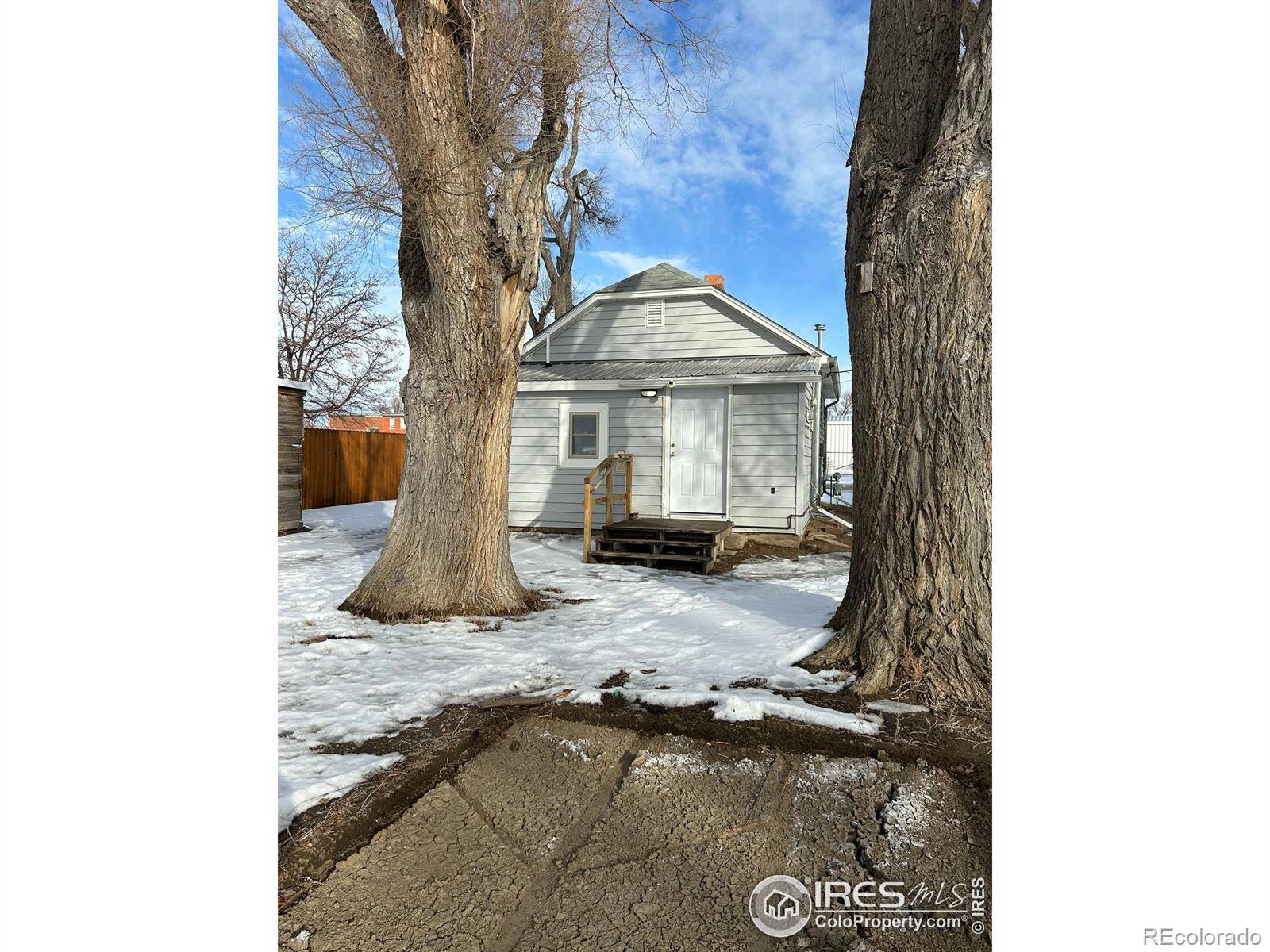 Weldona, CO 80653,813 Warren ST