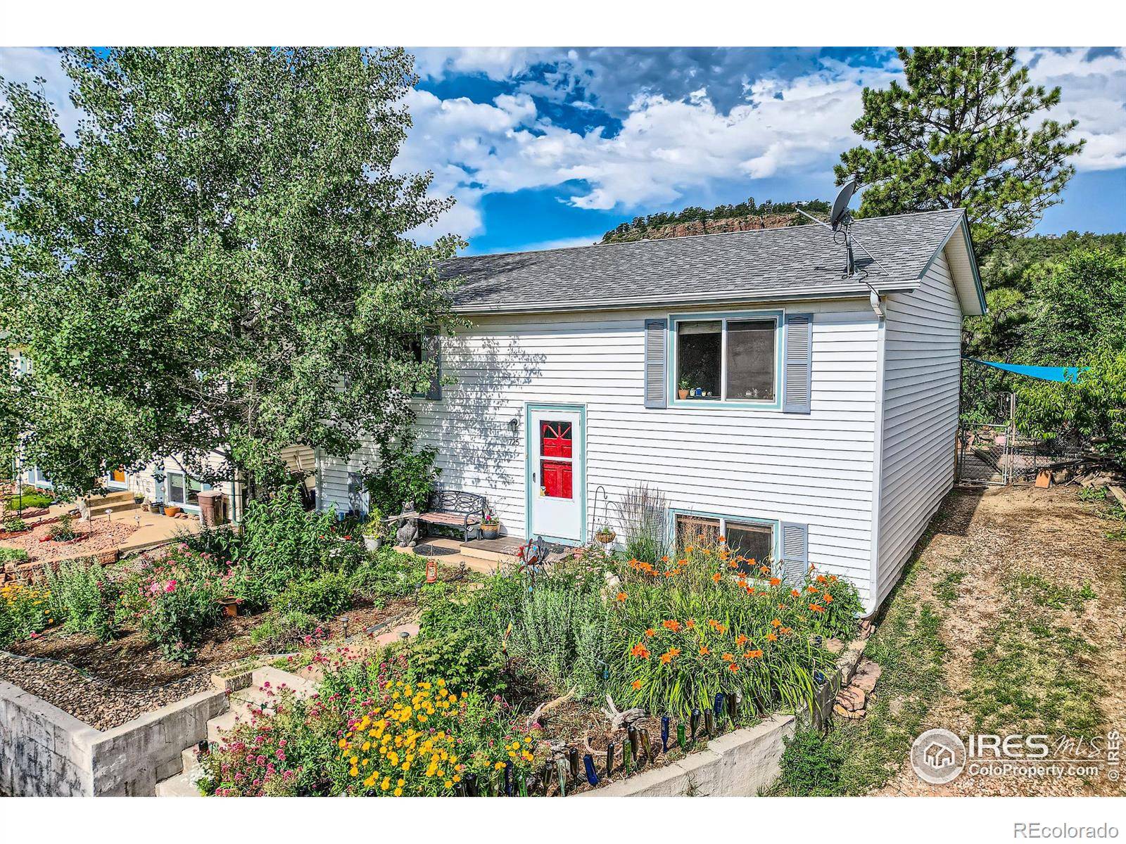 Lyons, CO 80540,725 5th AVE