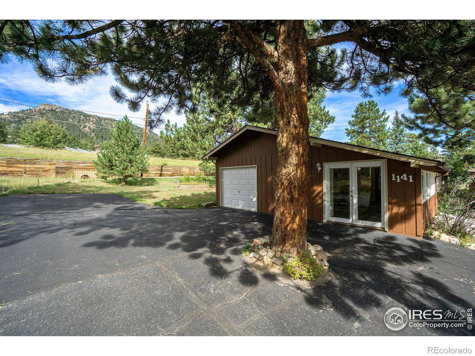 Estes Park, CO 80517,1141 Holiday LN