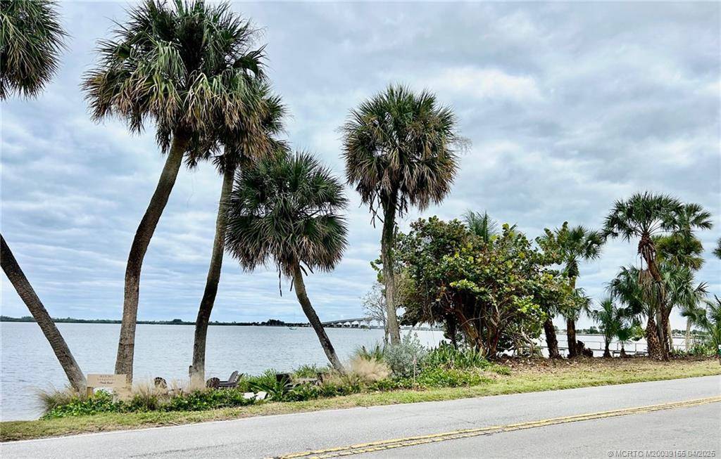 Jensen Beach, FL 34957,4158+4160 NE Indian River DR