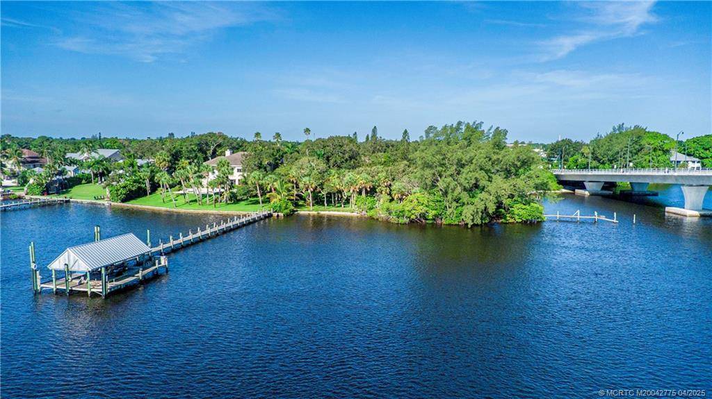 Stuart, FL 34996,665 SE St Lucie BLVD