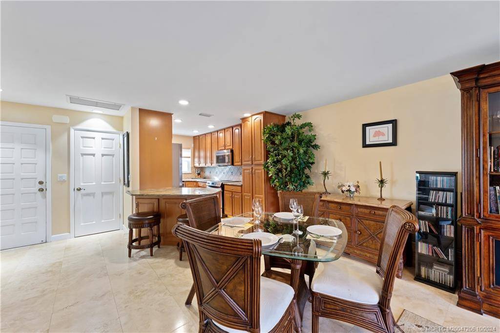 Stuart, FL 34997,3901 SE Saint Lucie BLVD #18