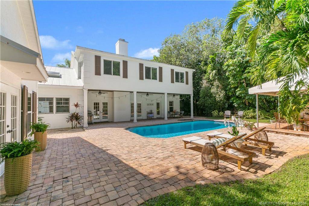 Stuart, FL 34996,16 Ridgeview RD N