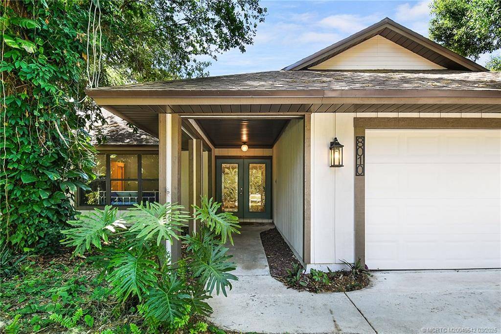 Stuart, FL 34997,8010 SE River LN