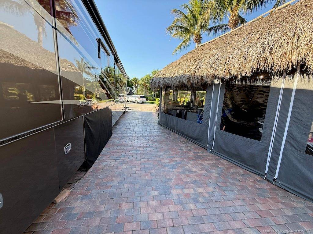 Port Saint Lucie, FL 34986,485 NW Boundary DR