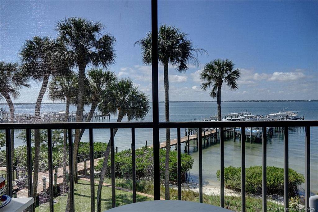 Stuart, FL 34996,4490 NE Sandpebble TRCE #302