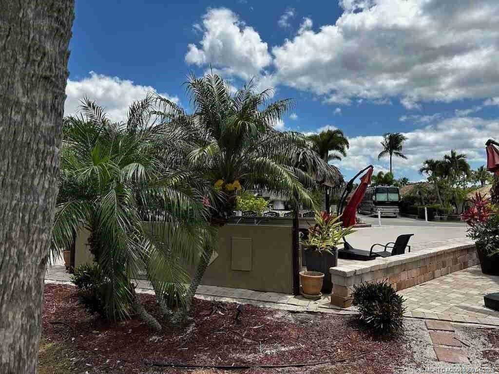 Port Saint Lucie, FL 34986,441 NW Sandtrap LN