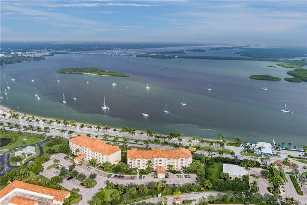 Fort Pierce, FL 34949,36 Harbour Isle DR W #PH 4