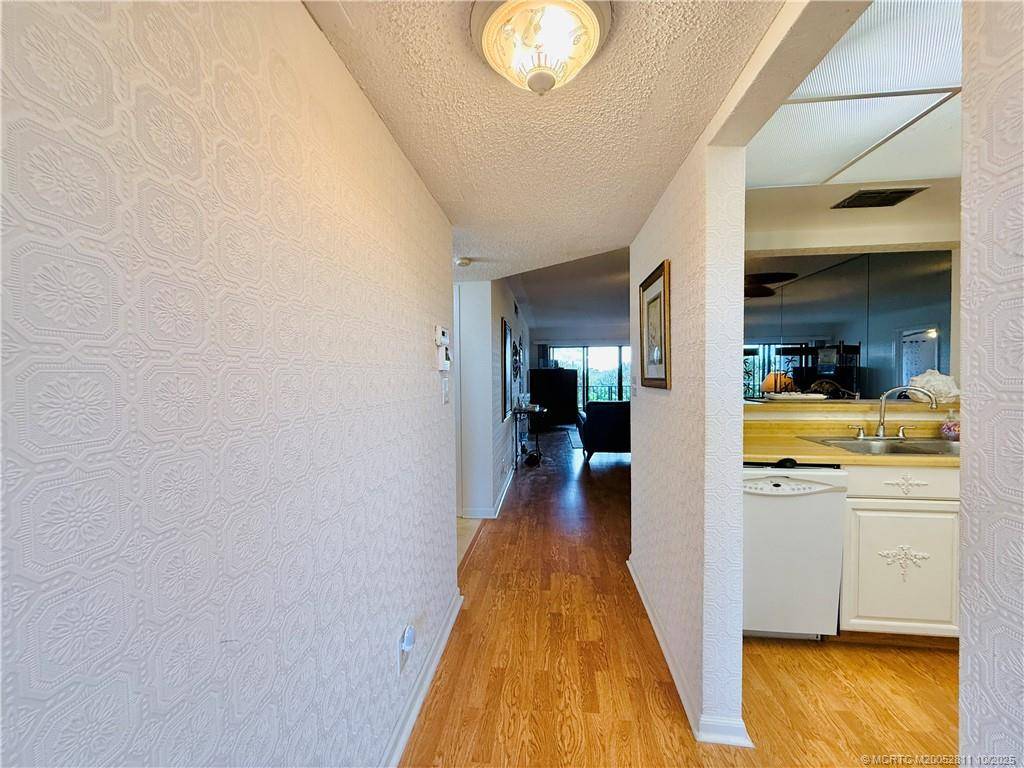 Jensen Beach, FL 34957,9400 S Ocean DR #102