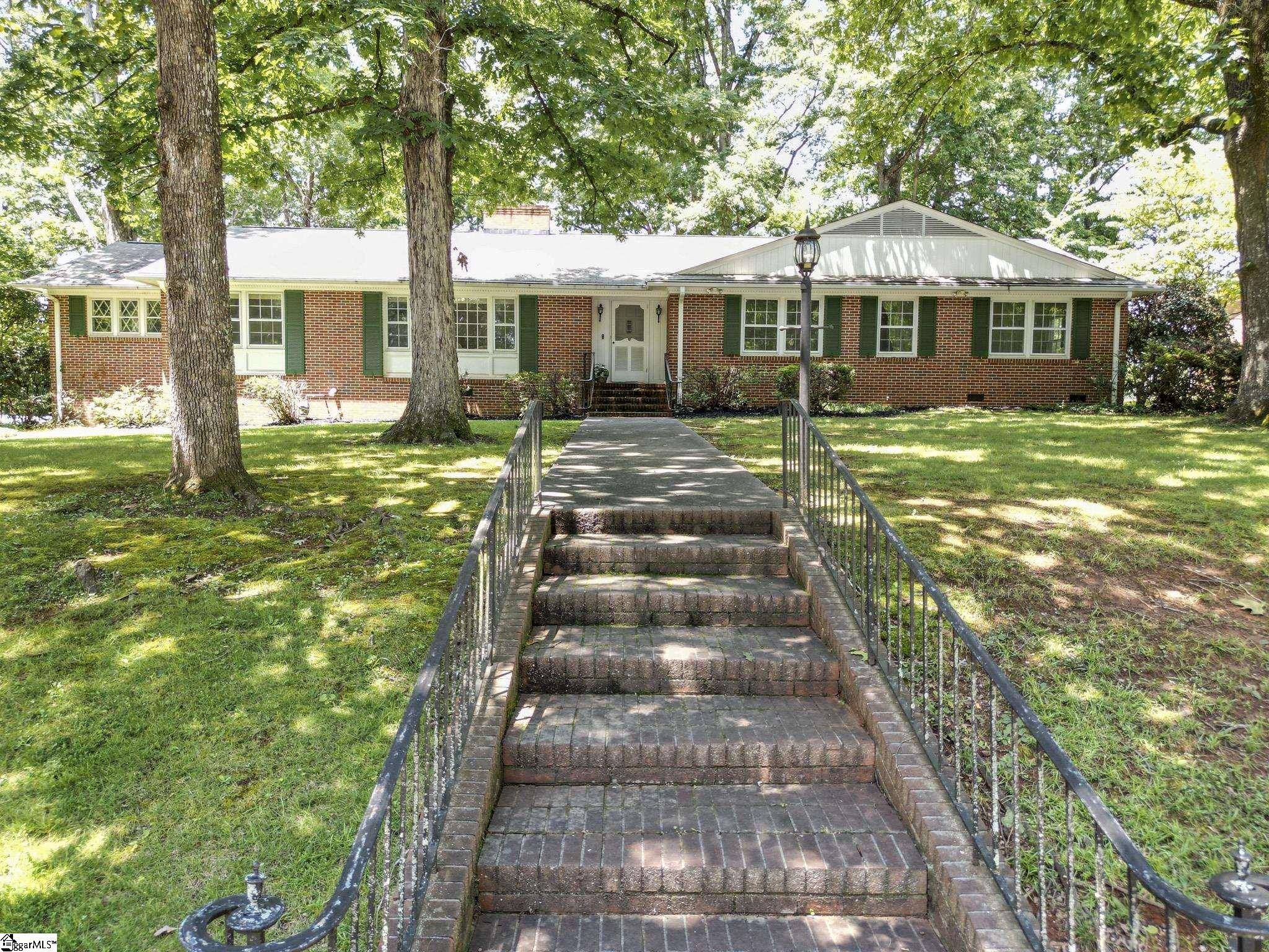 Greenville, SC 29609,33 Stono Drive