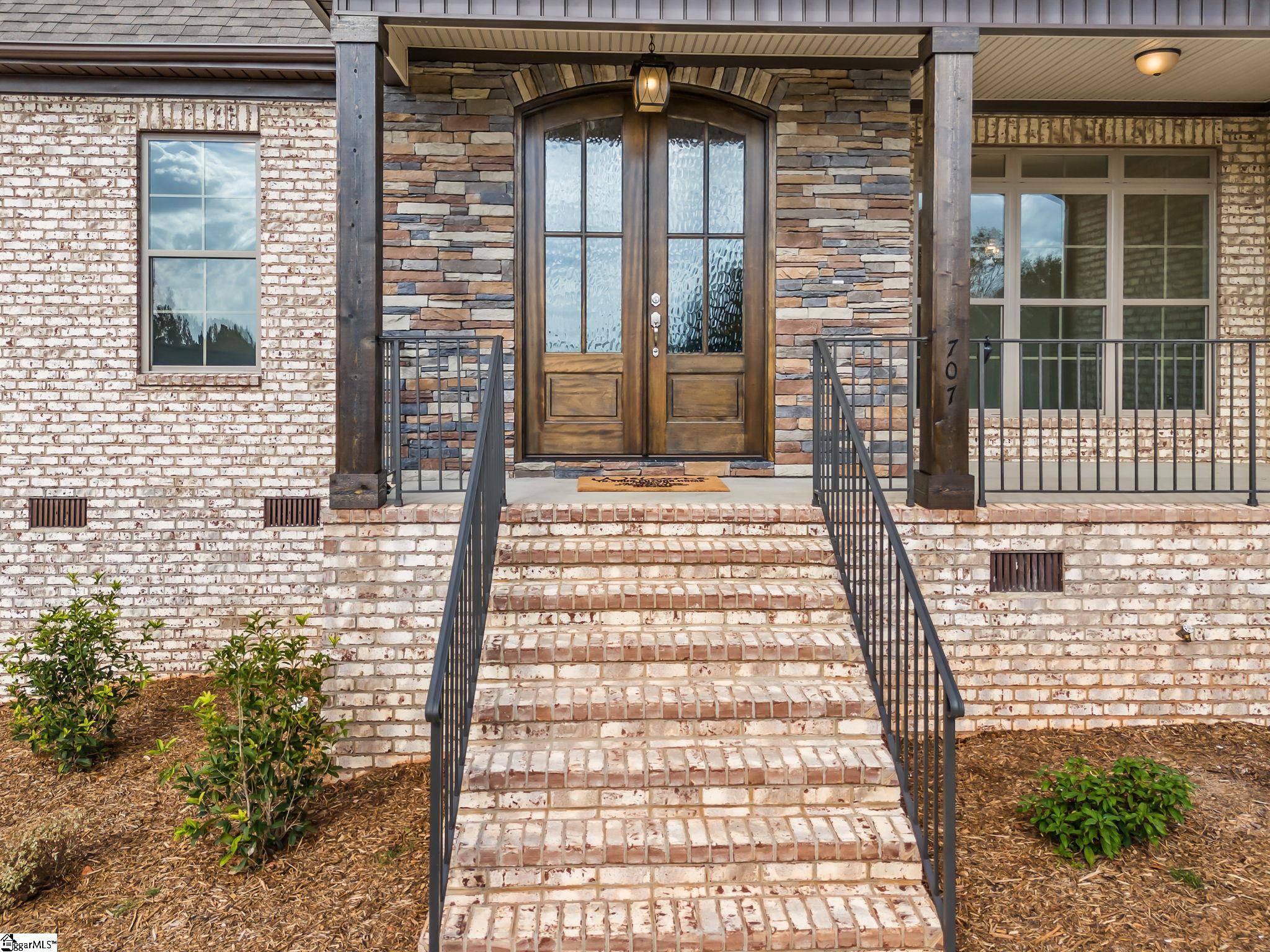 Roebuck, SC 29376,707 Tallulah Court