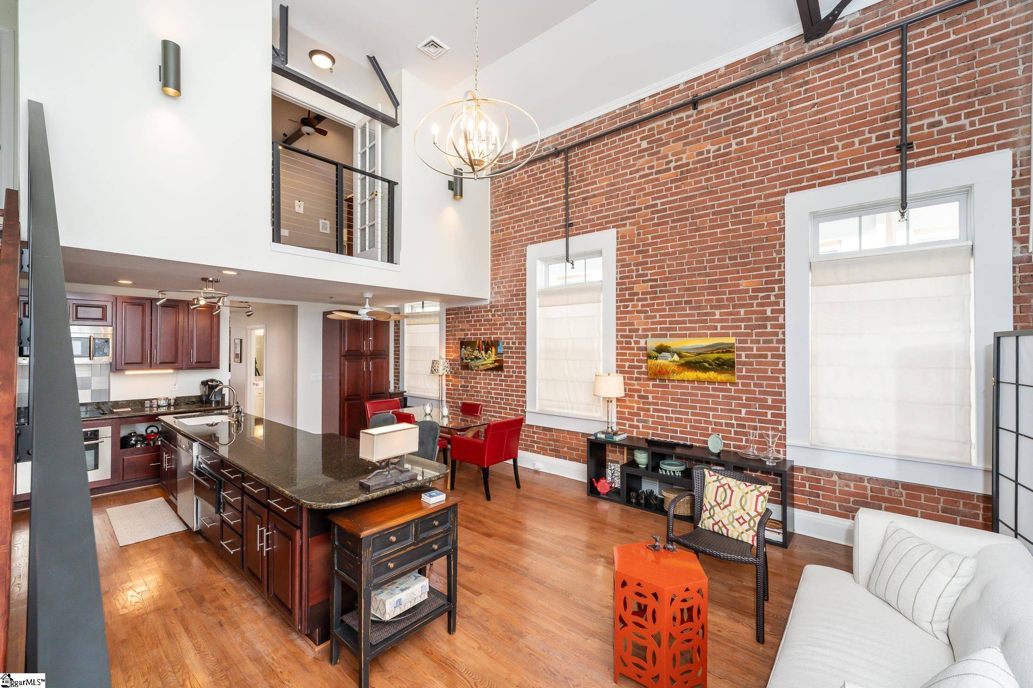 Greenville, SC 29601,100 W Court Street