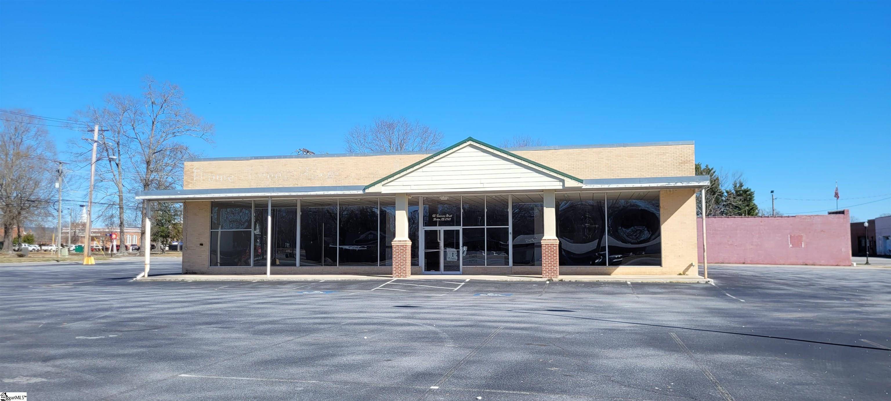 Clinton, SC 29325,100 Laurens Street