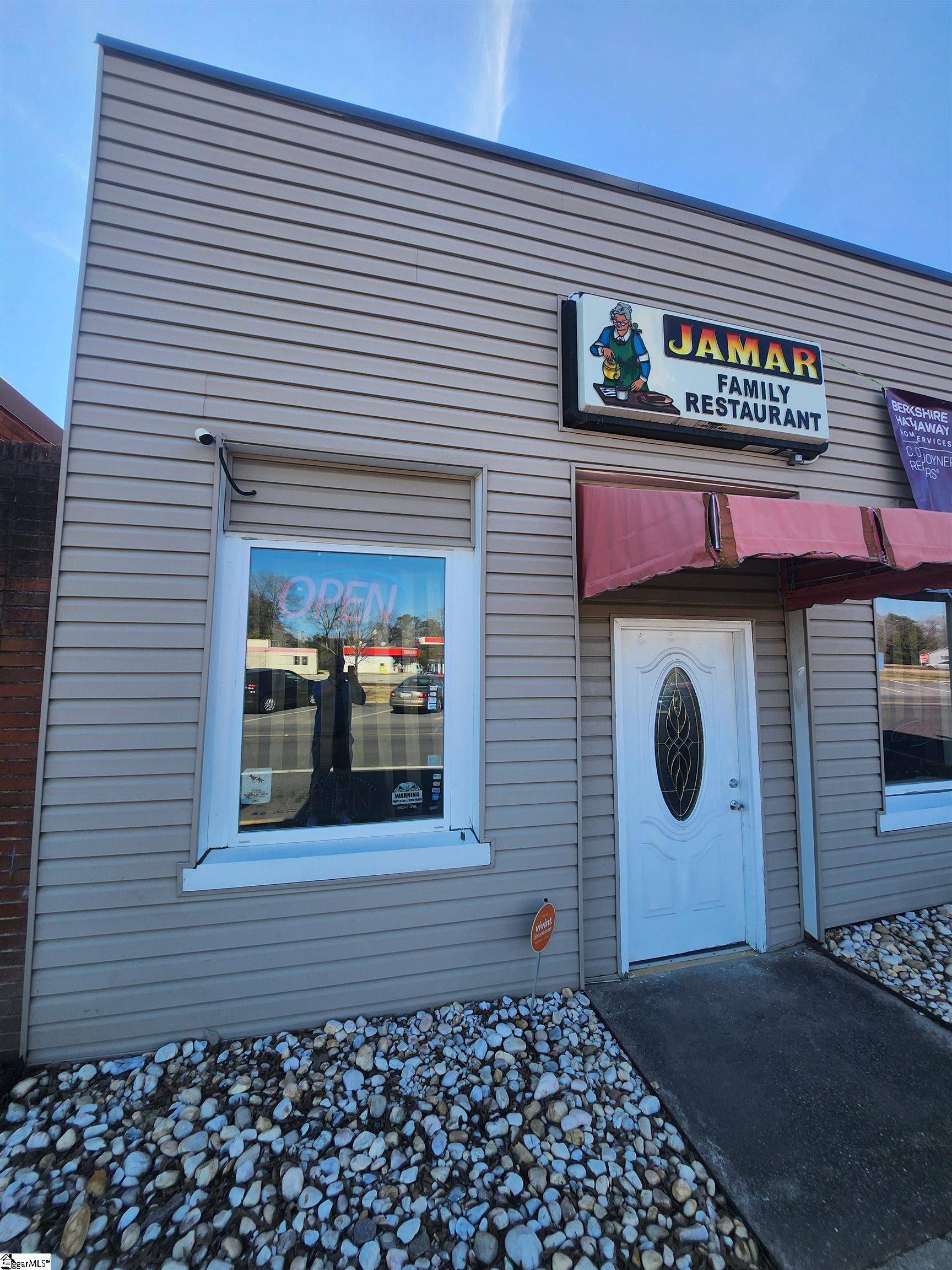Gray Court, SC 29645,415 W Main Street