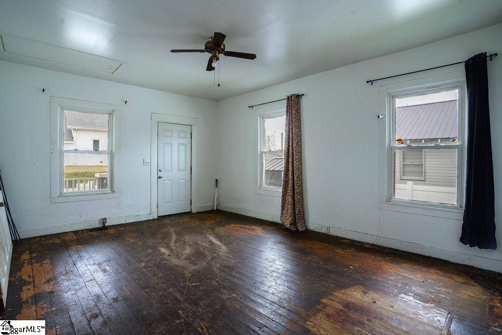 Clinton, SC 29325,300 Florence Street