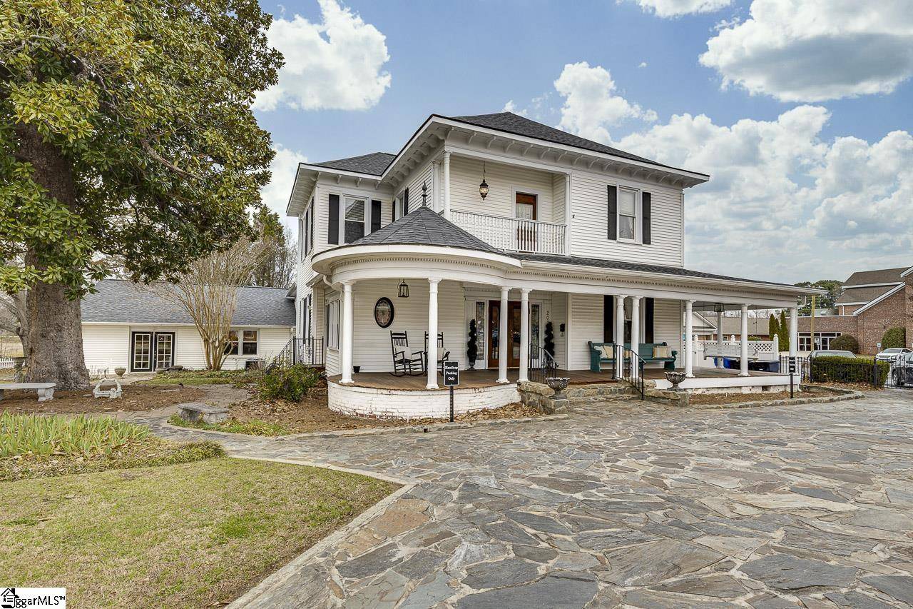 Simpsonville, SC 29681,201 E College Street