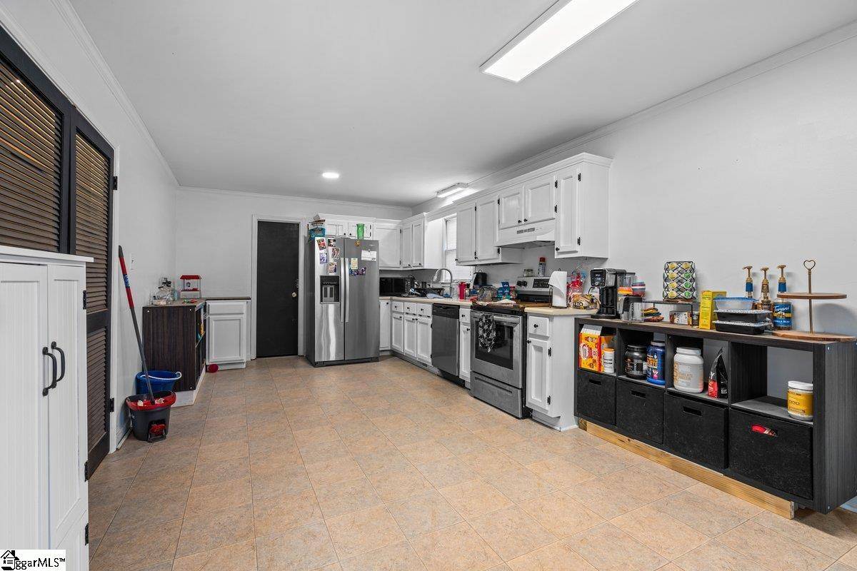 Easley, SC 29640,100 Oak Springs Court