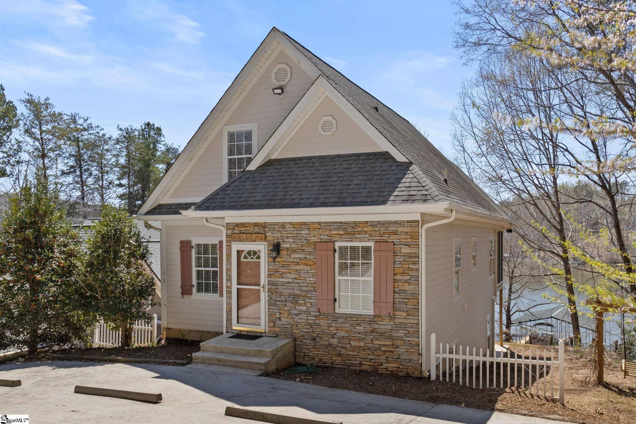 West Union, SC 29696,210 E Waters Edge Lane
