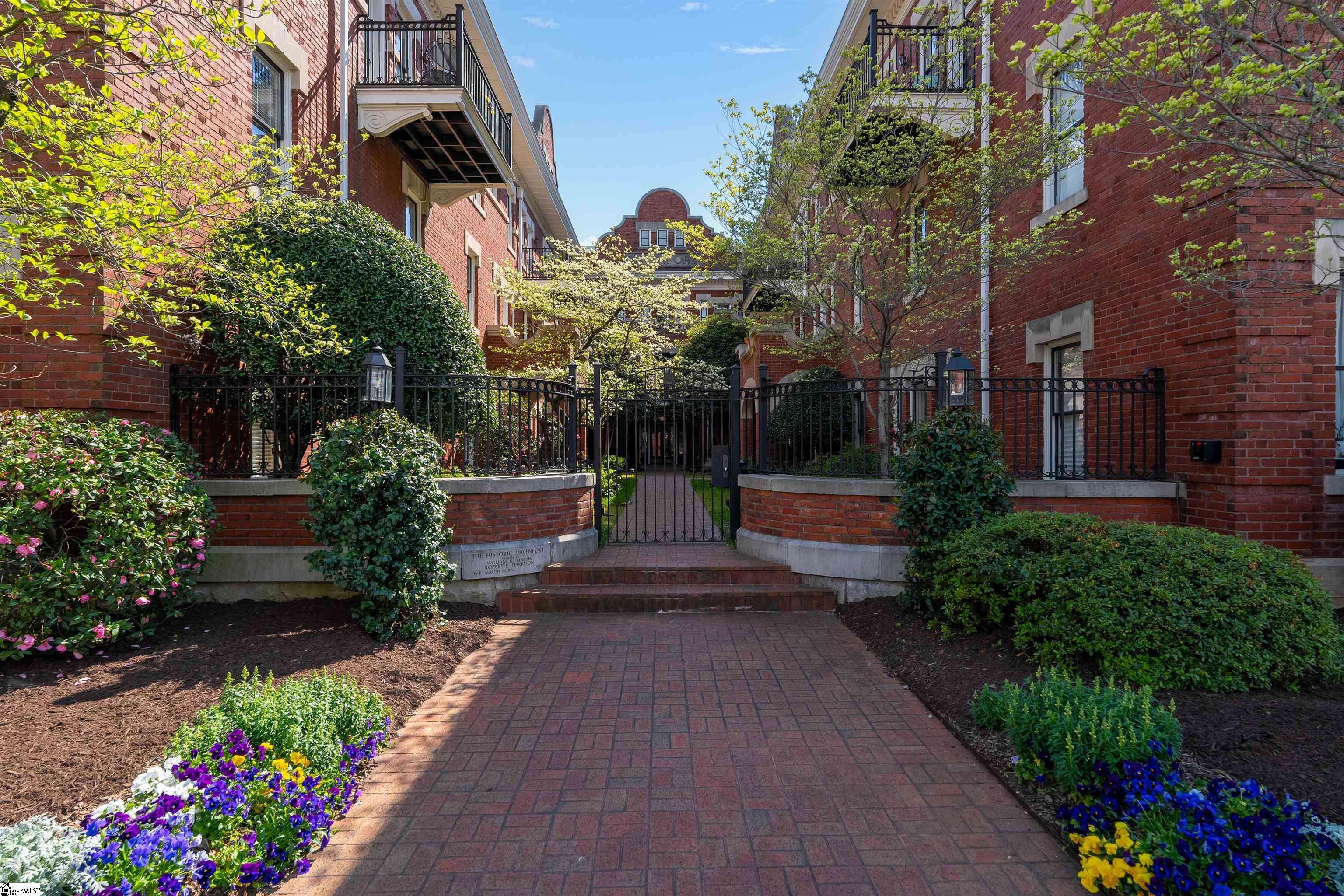 Greenville, SC 29601,400 E Washington Street