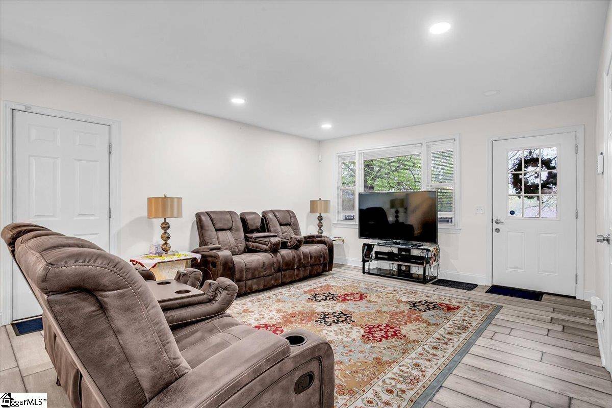 Piedmont, SC 29673,113 Helen Street