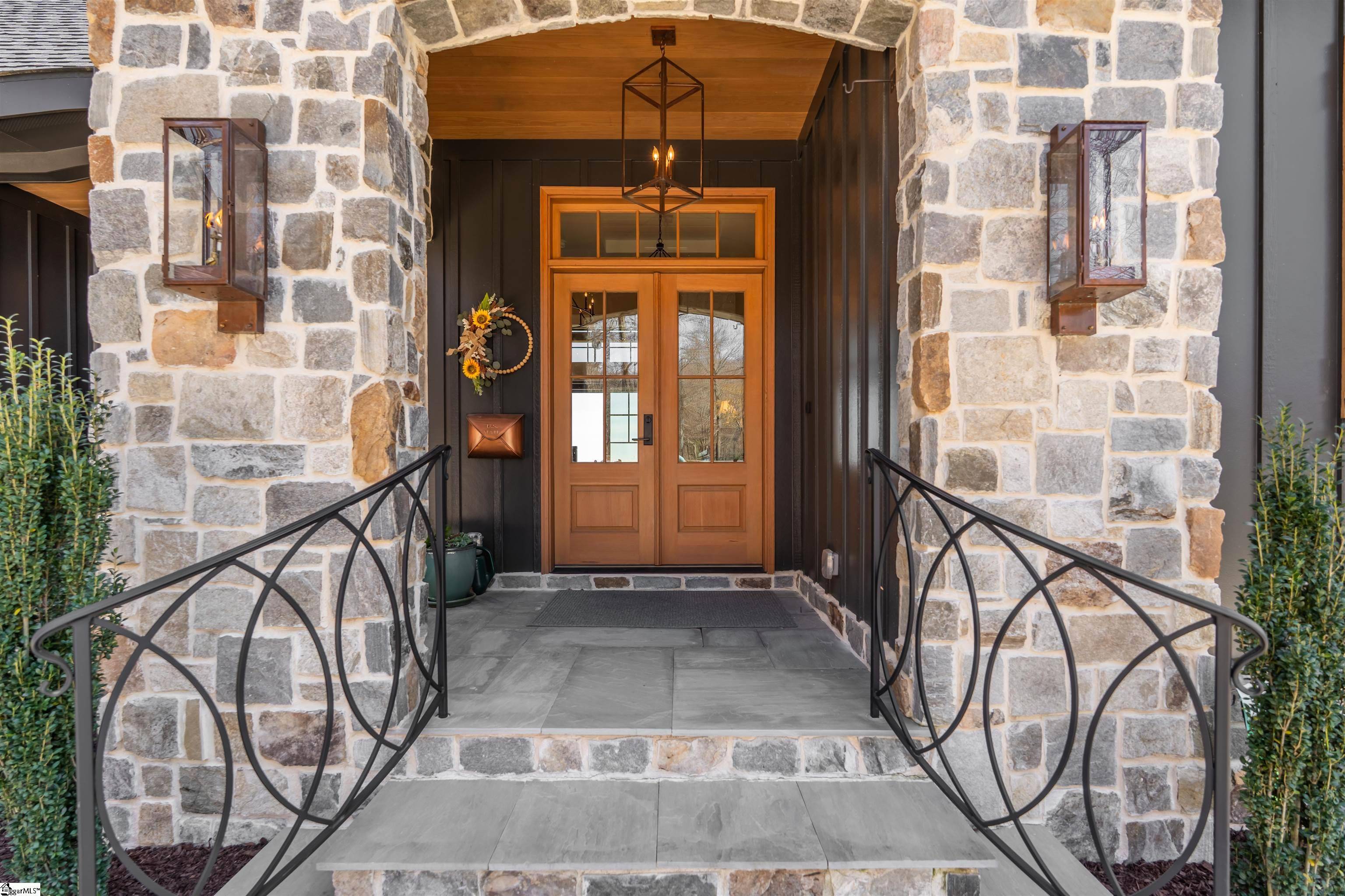 Landrum, SC 29356,8 Raven Road